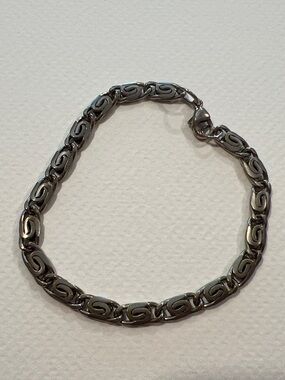 Sterling Silver Link Bracelet - Swirl Link Design